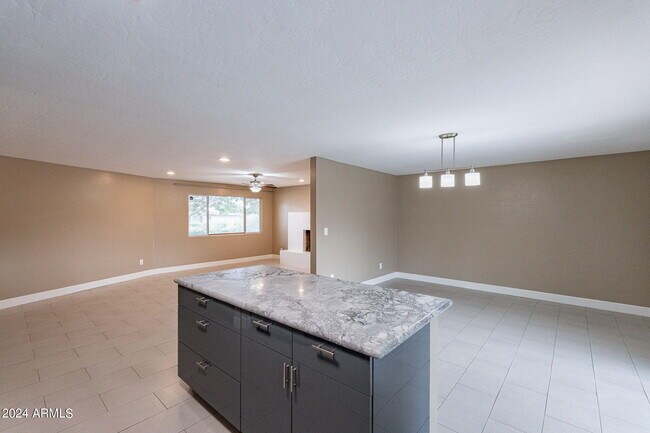 Building Photo - 1320 E Orchid Ln