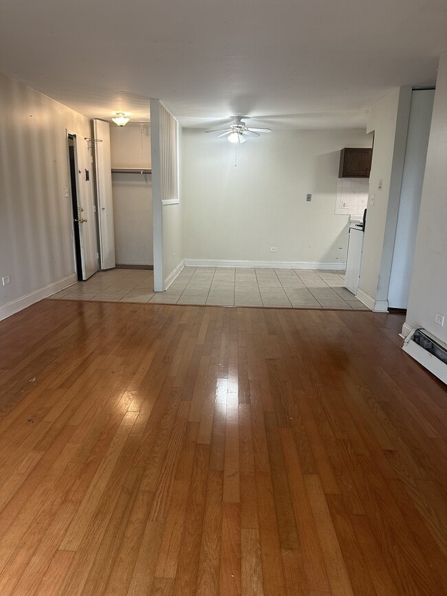 Building Photo - 710 Hill Dr