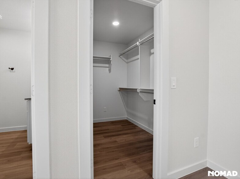 Building Photo - 2152 Langford Ave