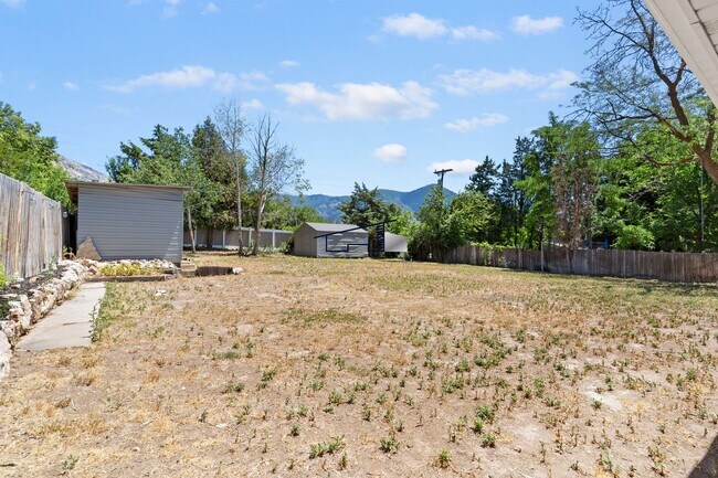 Building Photo - Updated North Ogden 4 Bedroom 2 Bathroom Home!