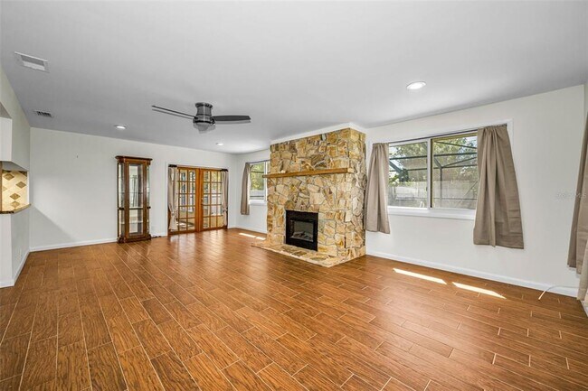 Building Photo - 11490 84th Ave