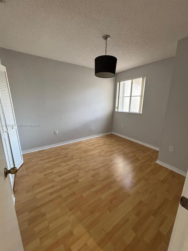 Building Photo - 6272 SW 139th Ave