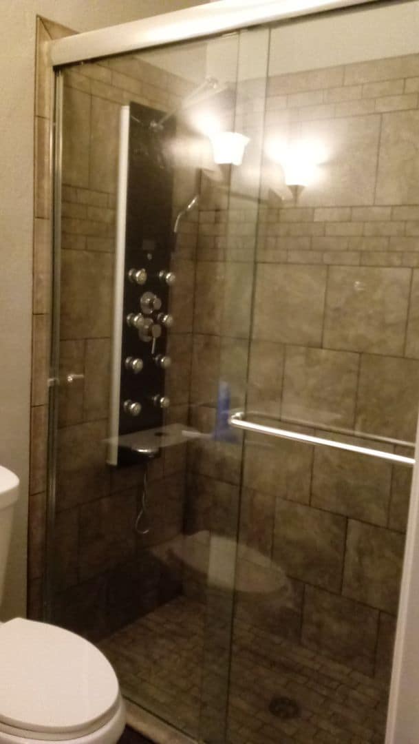 Building Photo - 1 BR Loft Available now