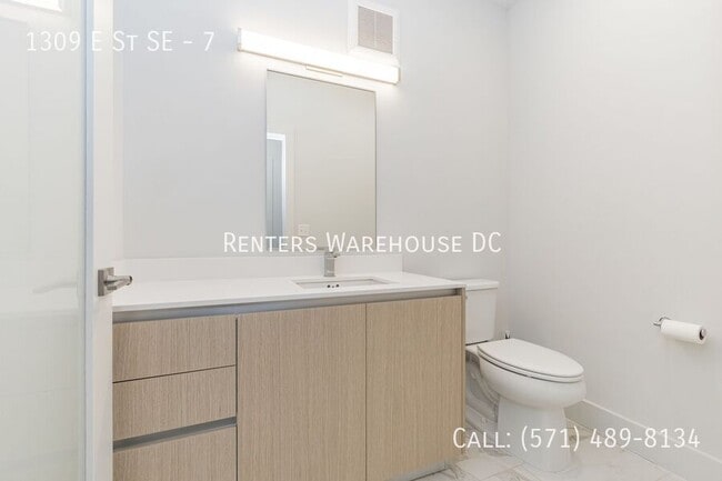 Building Photo - 1309 E St SE