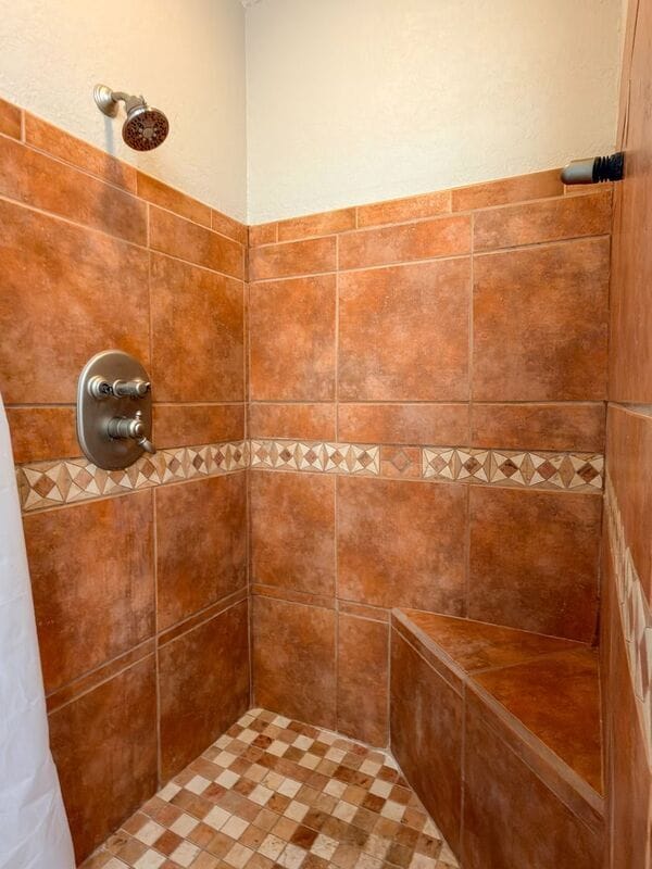 Building Photo - 2572 Gulf Breeze Ave