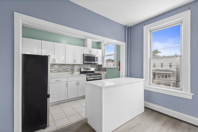 Primary Photo - 209 Danforth Ave