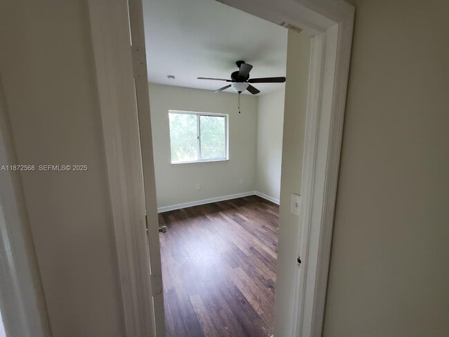 Building Photo - 2531 NE 41st Terrace