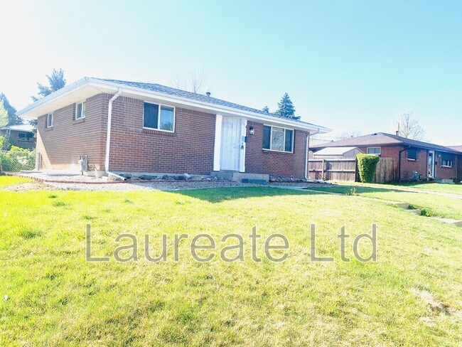 Building Photo - 8344 Charlotte Way