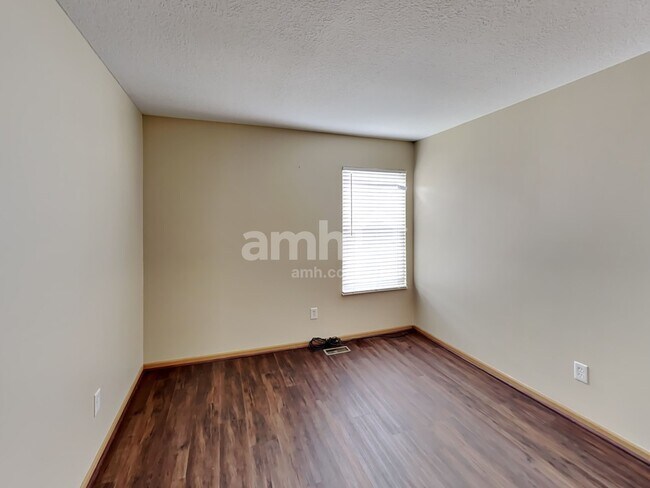 Building Photo - 8150 Creekstone Ln