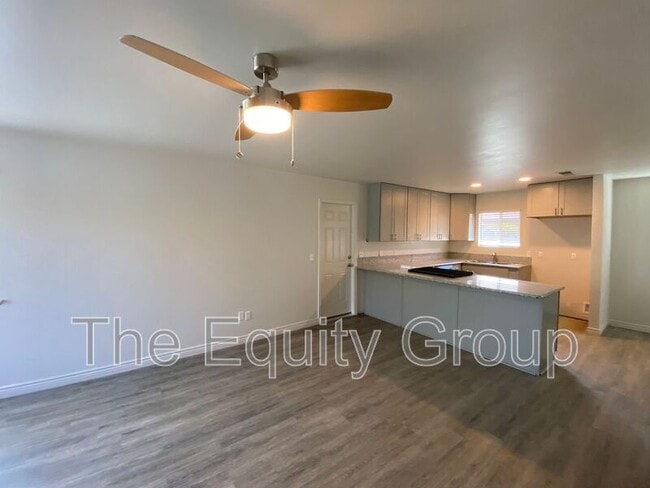 Building Photo - 5716 W Robinwood Ave