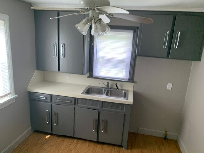 Building Photo - Madison Rental