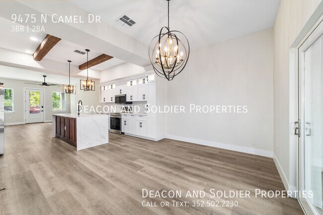 Building Photo - 9475 N Camel Dr