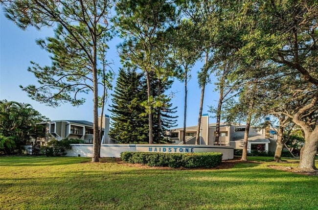 Building Photo - 10626 Longwood Dr