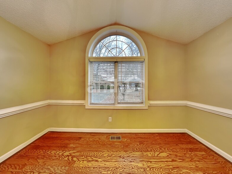 Building Photo - 1206 Saura Ct