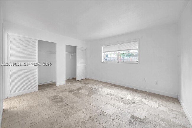 Building Photo - 8650 SW 67th Ave