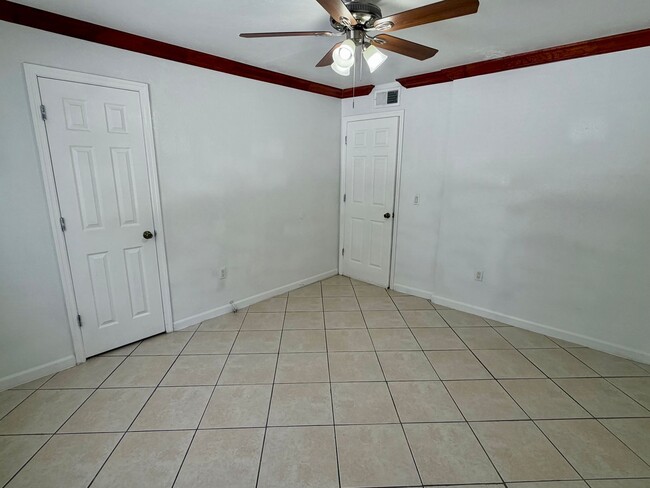 Building Photo - 4407 S Semoran Blvd