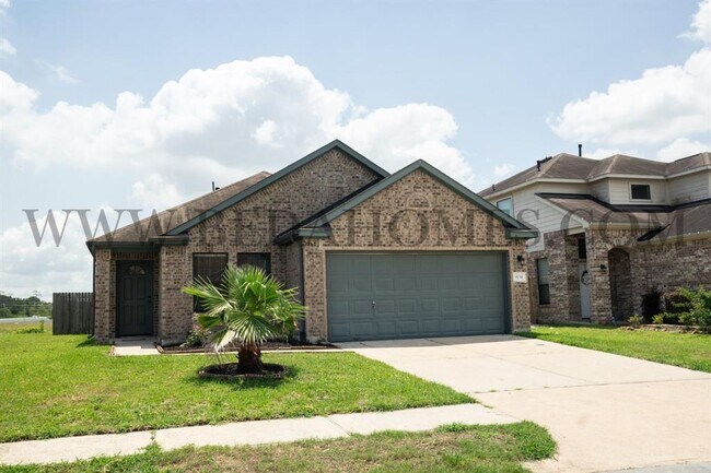 Primary Photo - 9134 St Laurent Ln