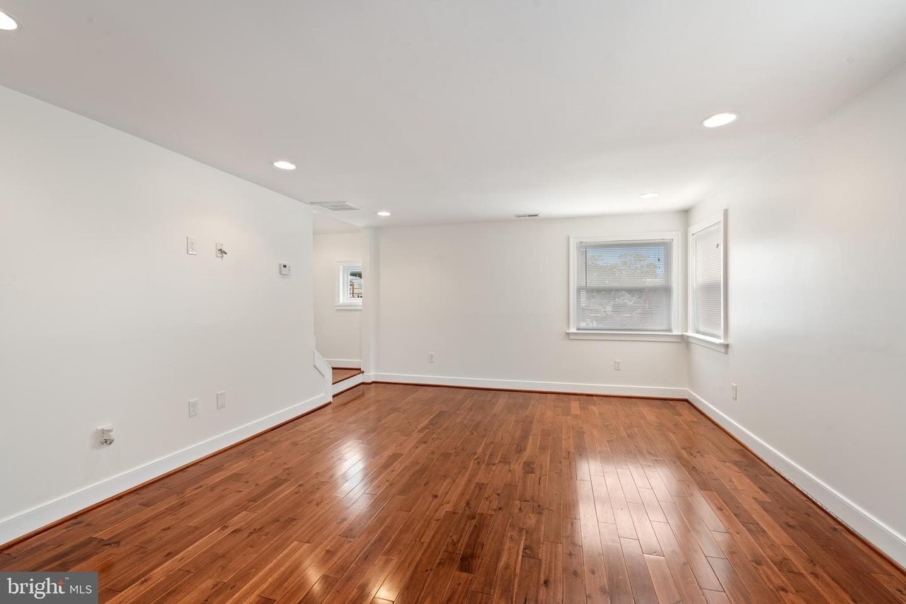 Living Room - 2903 Topaz Rd