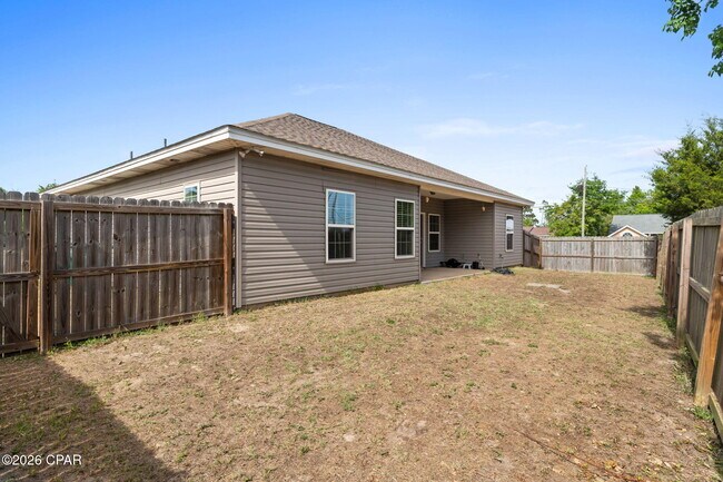 Building Photo - 5206 Robins Ct