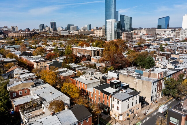 Building Photo - 2207 Lombard St