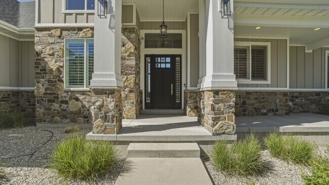 Building Photo - Luxurious Herriman 6 Bed with Indoor Court, Theater & Stunning Views!!!