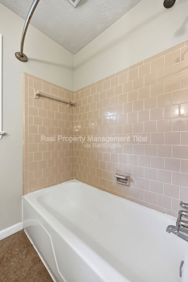 Building Photo - 41 Wendfield Cir