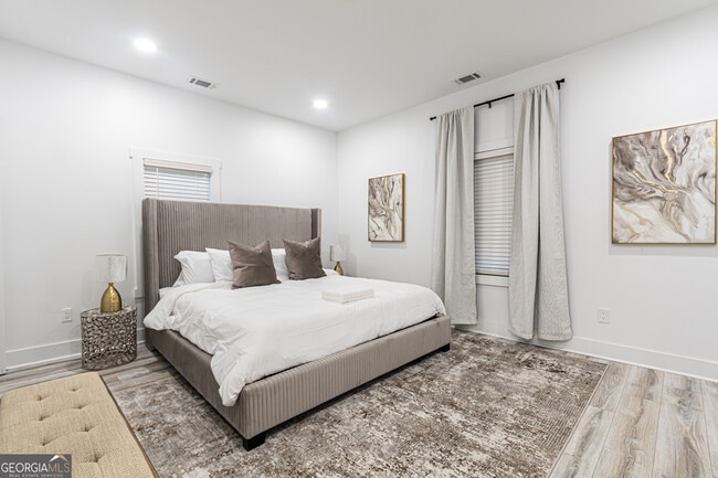 Building Photo - 330 Macon Ave