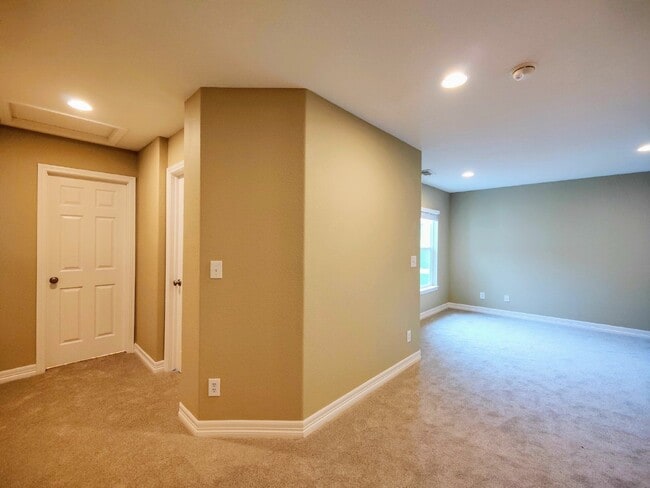 Building Photo - 9007 Apache Plume Dr