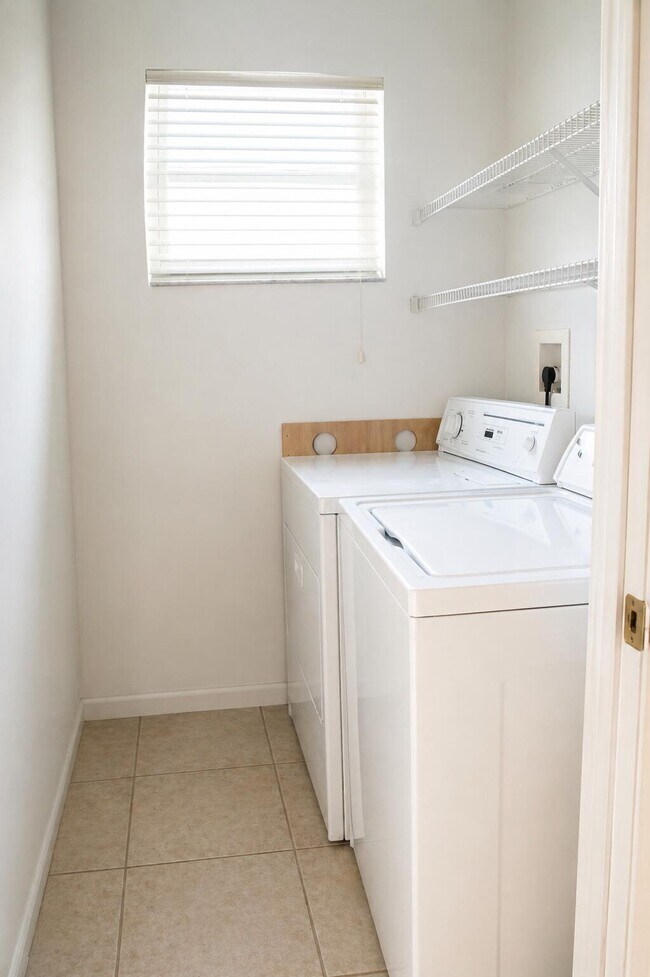 Building Photo - 5910 Morningstar Cir