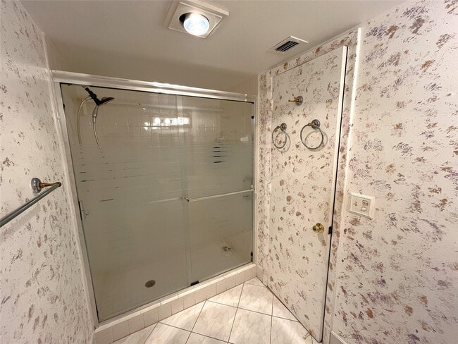 Building Photo - 9501 Seagrape Dr