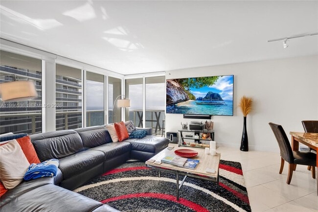 Building Photo - 1850 S Ocean Dr