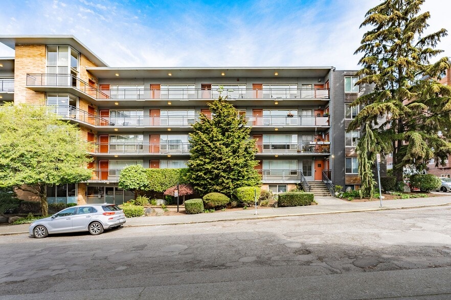 Building Photo - 700 E Mercer