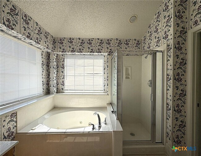 Building Photo - 607 Ottawa Dr