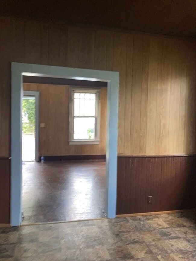 Building Photo - 217 S Woodrow St