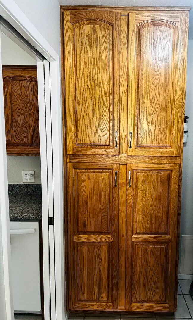 Building Photo - 810 Leisure World