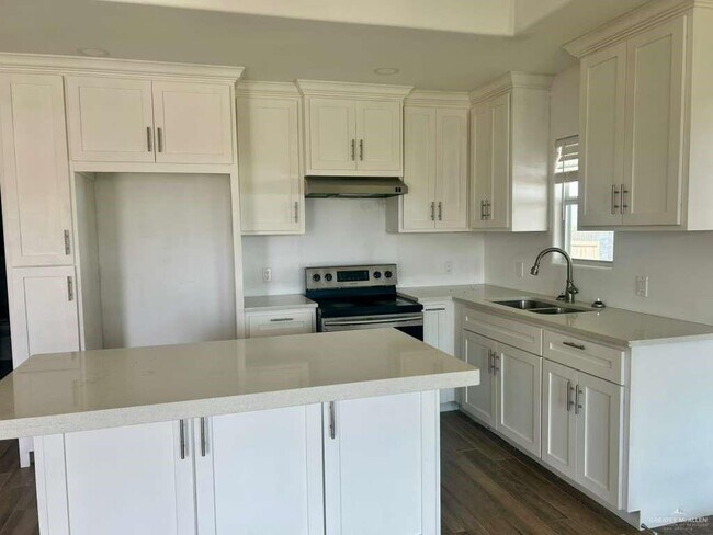 Building Photo - 14 N 109th St