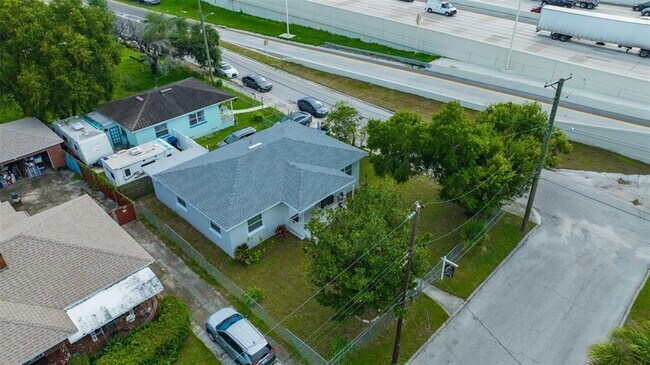 Building Photo - 701 E Adalee St