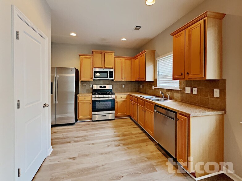 Building Photo - 7894 Bluefin Trail