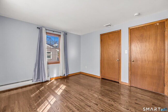 Building Photo - 466 High Hill Rd