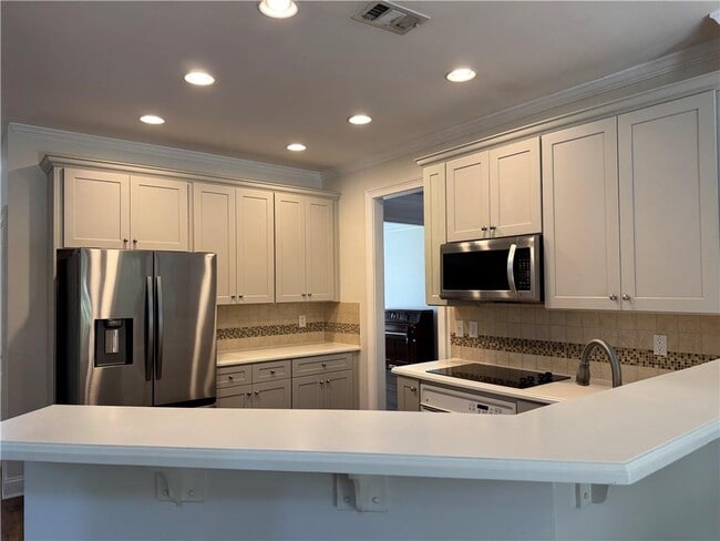 Building Photo - 4913 Green Pointe Way NE