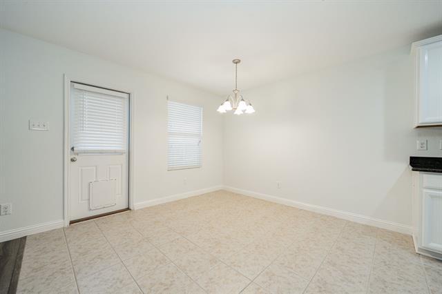 Building Photo - 122 Feverbush Dr