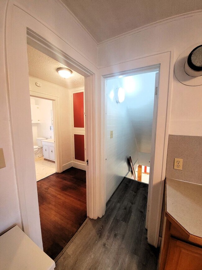 Building Photo - Spacious Unique Home in Central Location