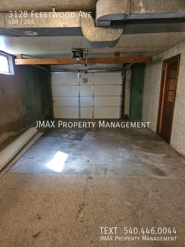 Building Photo - 3128 Fleetwood Ave SW