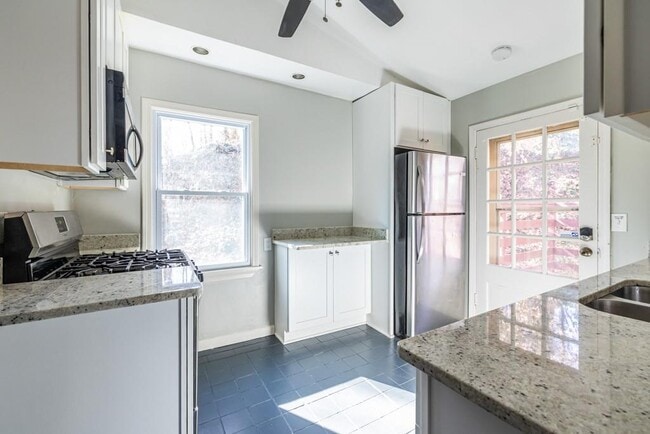 Building Photo - 1570 Spring Ln NW