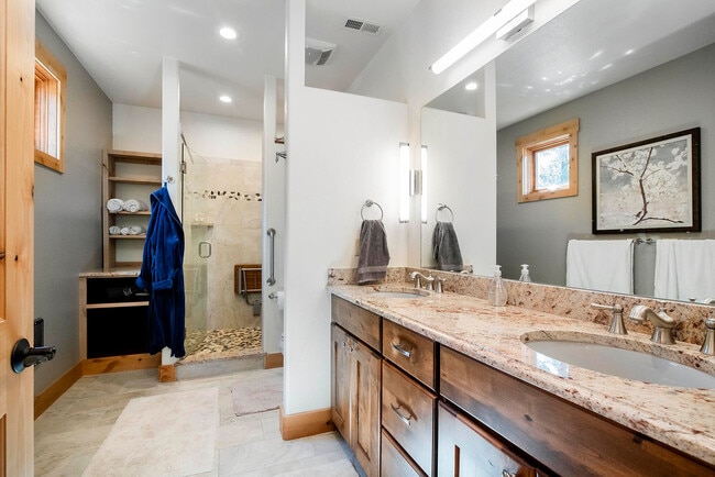 Building Photo - 28940 Golf Way