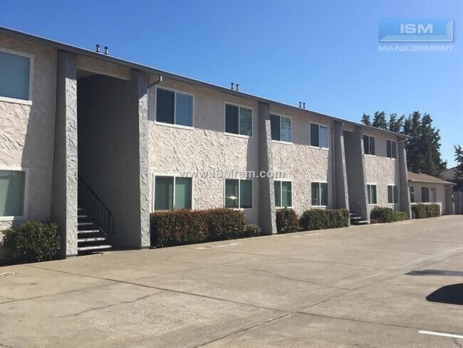Building Photo - Lake Boulevard Apartment Homes