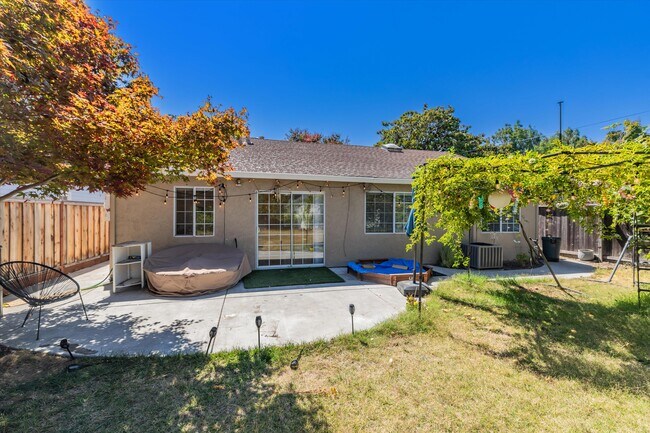 Building Photo - 755 Enright Ave