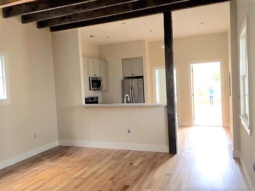 Building Photo - 2 Bedroom 2 Bath Apartment in Elliotborough - Downtown