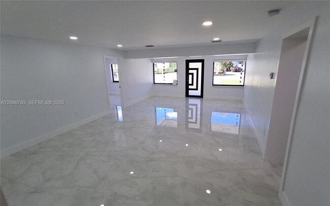 Building Photo - 216 Shadow Way