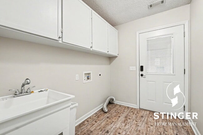 Building Photo - 76 Wade Hampton Dr